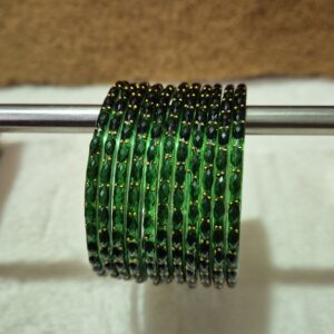 हरा कलर मे काँच की 12 चुडी