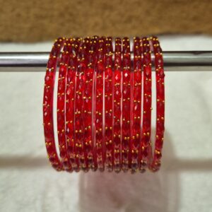 लाल कलर मे काँच की 12 चुडी