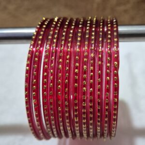 लाल कलर मे काँच की 12 चुडी