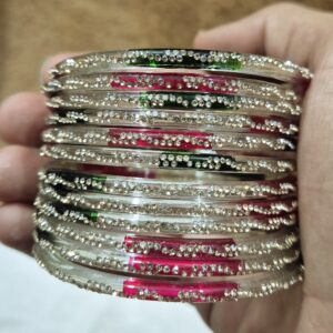 मल्टी कलर मे काँच की 12 चुडी