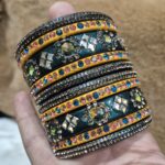 हरा-पिला कलर में कडा-चुडी