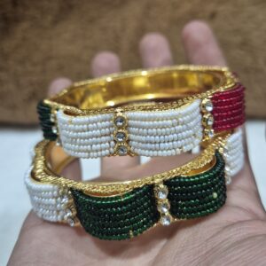 मल्टी चिढ़ में कडा N8