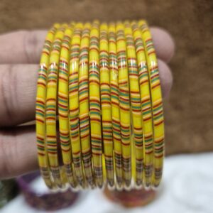 पिले कलर मे काँच की 12 चुडी A5