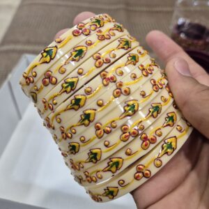 बूर डालू चूड़ा सफेद रंग में C2