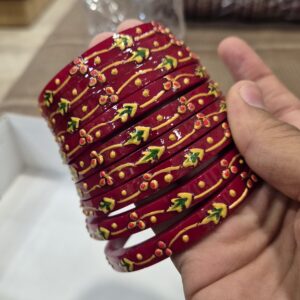 बूर डालू चूड़ा लाल रंग में C1