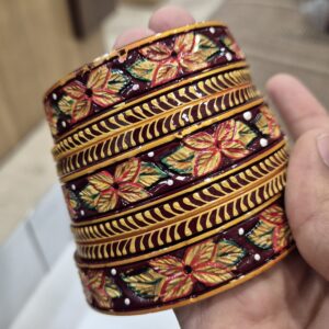 बूर डालू चूड़ा महरुन रंग में C6